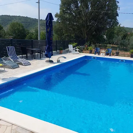 Dalmatin アパート *